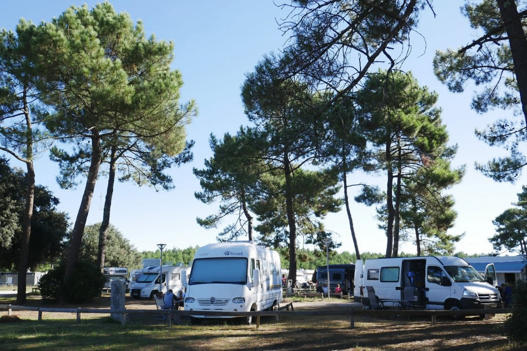 Le Huga - AIre de Camping Car © Médoc Atlantique